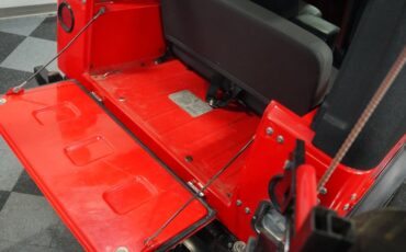 Jeep-Cj7-1980-Cardinal-Red-Black-ampamp-Red-48