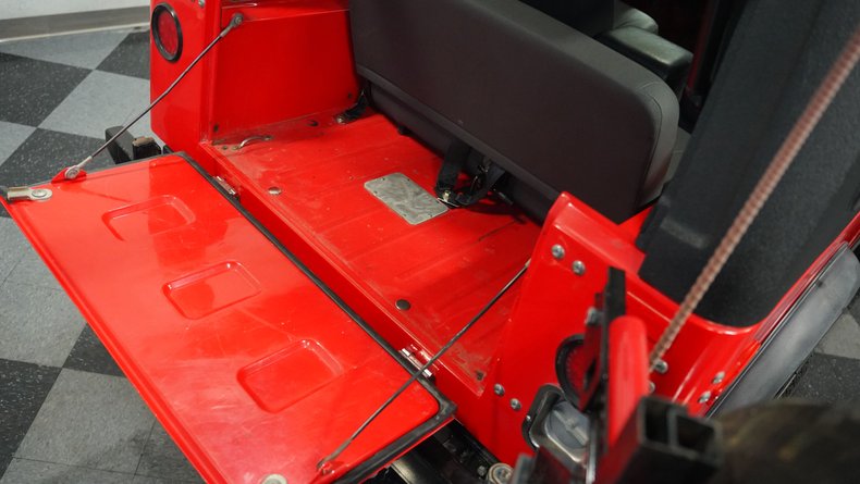 Jeep-Cj7-1980-Cardinal-Red-Black-ampamp-Red-48