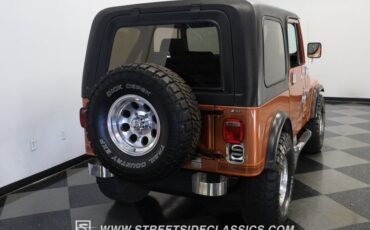 Jeep-Cj7-1981-Copper-Metallic-Black-10