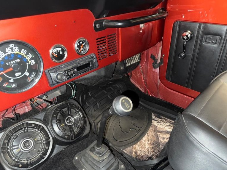 Jeep-Cj7-1981-Rust-Orange-Black-15