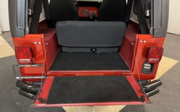 Jeep-Cj7-1981-Rust-Orange-Black-2