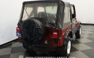 Jeep-Cj7-1982-Burgundy-Black-16