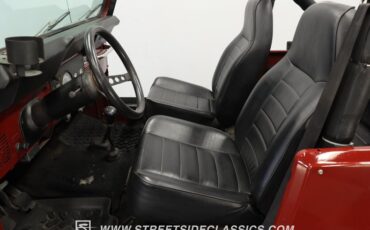 Jeep-Cj7-1982-Burgundy-Black-2