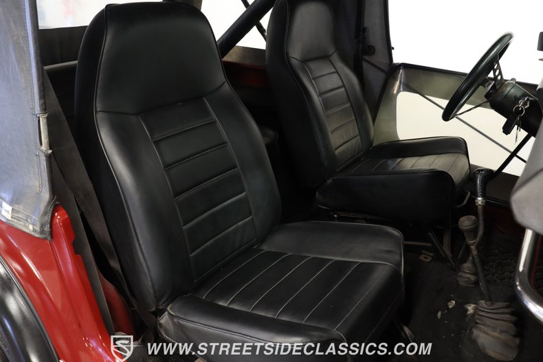 Jeep-Cj7-1982-Burgundy-Black-8