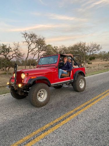 Jeep-Cj7-1982-Red-Tan-13