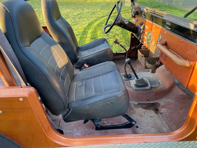 Jeep-Cj7-1983-10