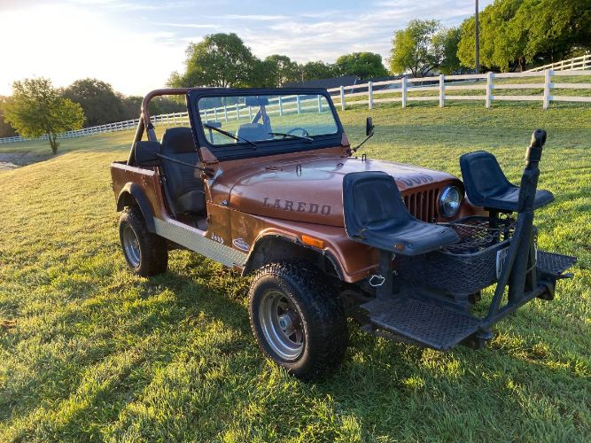 Jeep-Cj7-1983-23