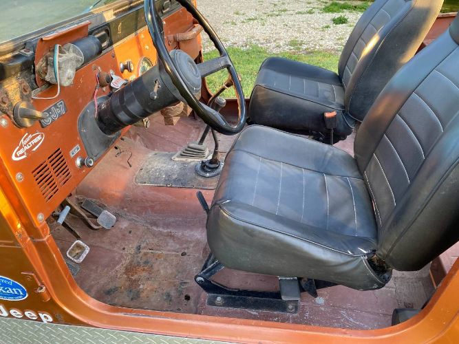 Jeep-Cj7-1983-4