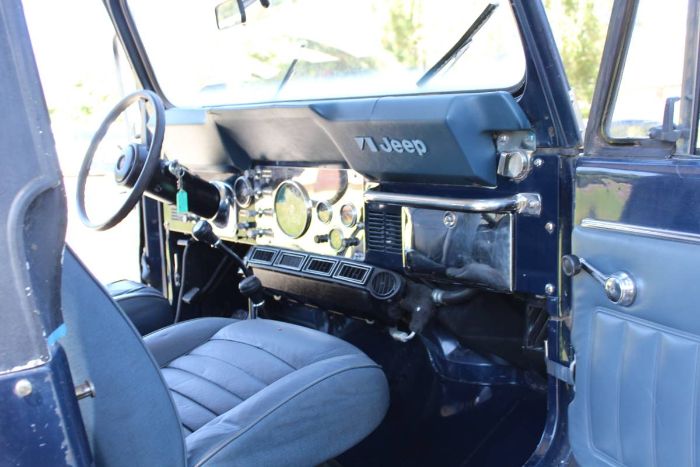 Jeep-Cj7-1983-Blue-19