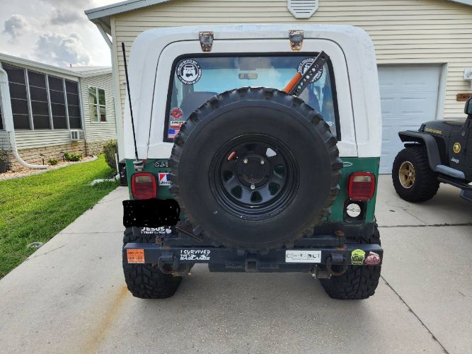 Jeep-Cj7-1983-Green-11