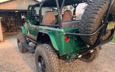 Jeep-Cj7-1983-Green-11