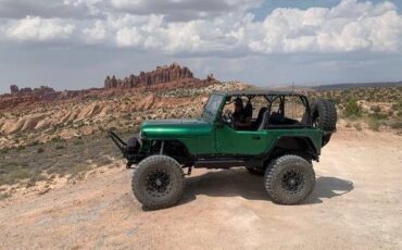 Jeep-Cj7-1983-Green