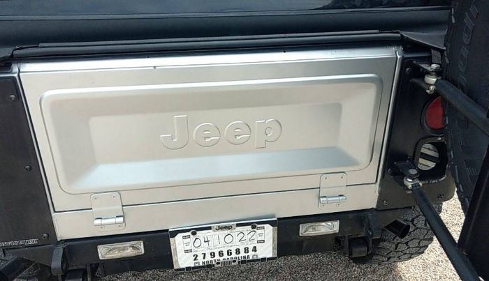 Jeep-Cj7-1983-Silver-11