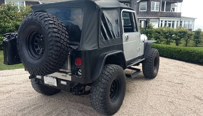 Jeep-Cj7-1983-Silver-21