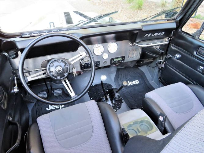 Jeep-Cj7-1984-Black-2