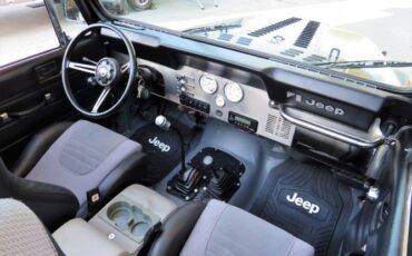 Jeep-Cj7-1984-Black-7