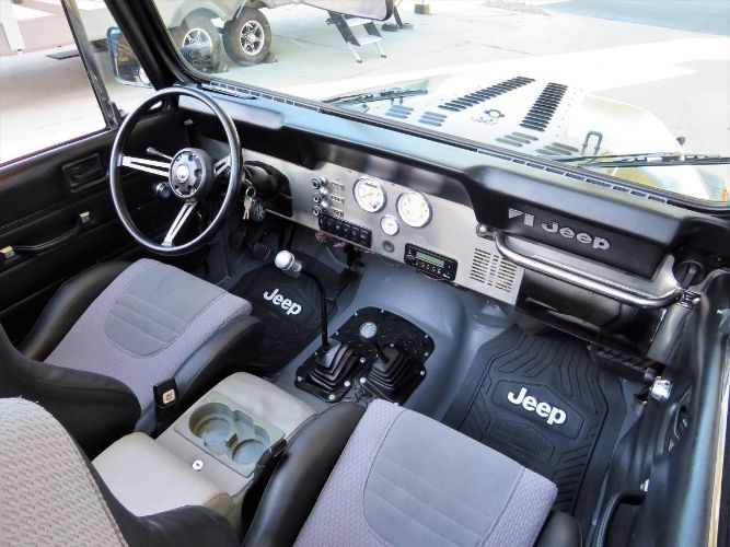 Jeep-Cj7-1984-Black-7