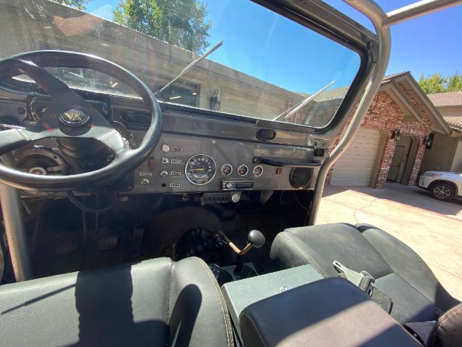 Jeep-Cj7-1984-Gray-10