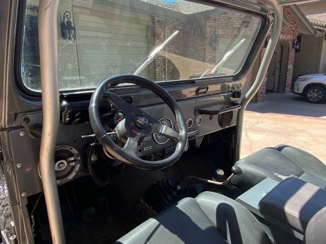 Jeep-Cj7-1984-Gray-11