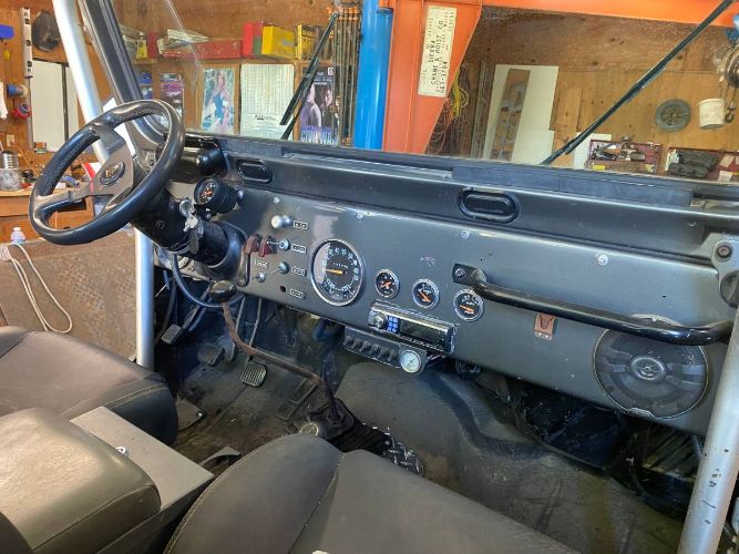 Jeep-Cj7-1984-Gray-8