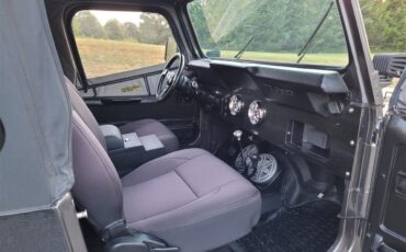 Jeep-Cj7-1984-Grey-Black-8