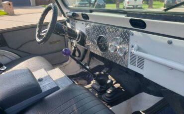 Jeep-Cj7-1984-White-3