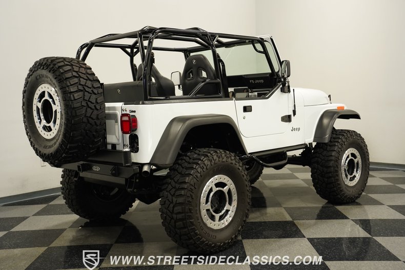Jeep-Cj7-1984-White-Black-10