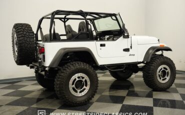 Jeep-Cj7-1984-White-Black-11