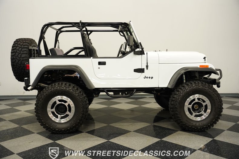 Jeep-Cj7-1984-White-Black-12