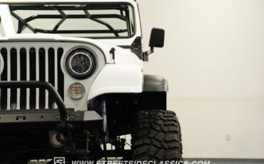 Jeep-Cj7-1984-White-Black-17