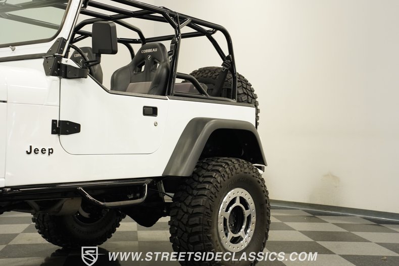 Jeep-Cj7-1984-White-Black-19
