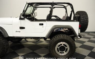 Jeep-Cj7-1984-White-Black-21