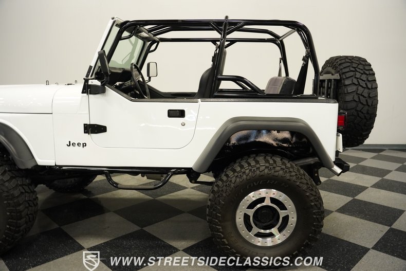 Jeep-Cj7-1984-White-Black-21