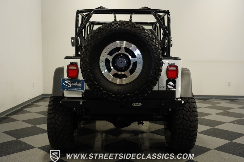 Jeep-Cj7-1984-White-Black-22