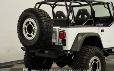 Jeep-Cj7-1984-White-Black-23