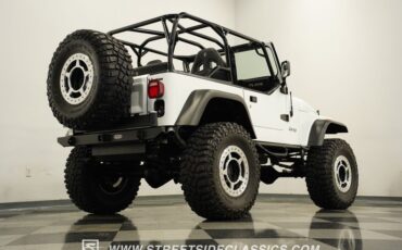Jeep-Cj7-1984-White-Black-24