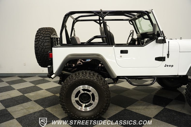 Jeep-Cj7-1984-White-Black-26