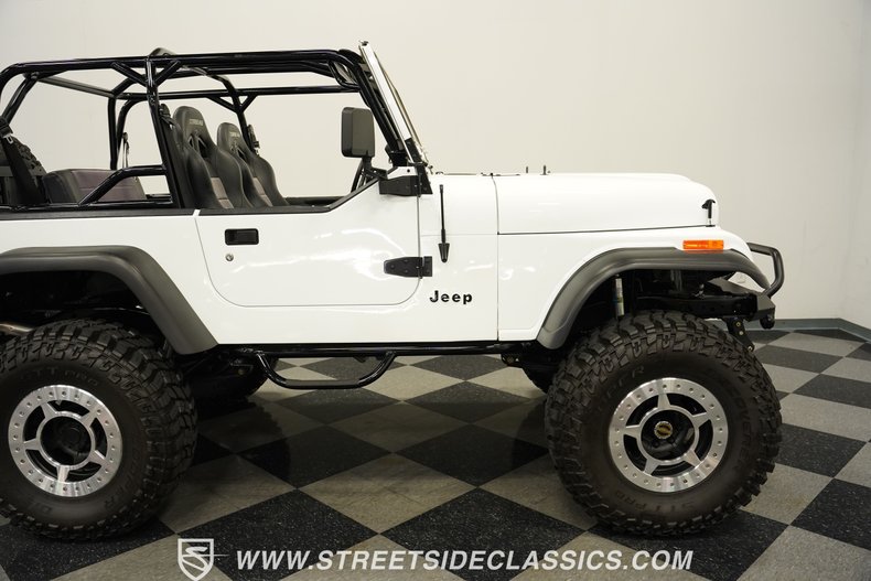 Jeep-Cj7-1984-White-Black-27