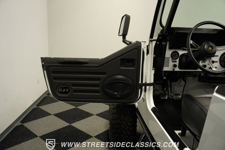 Jeep-Cj7-1984-White-Black-33