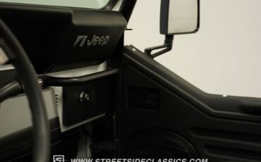 Jeep-Cj7-1984-White-Black-47