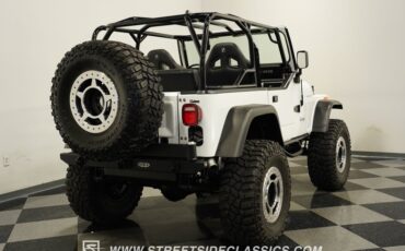 Jeep-Cj7-1984-White-Black-9