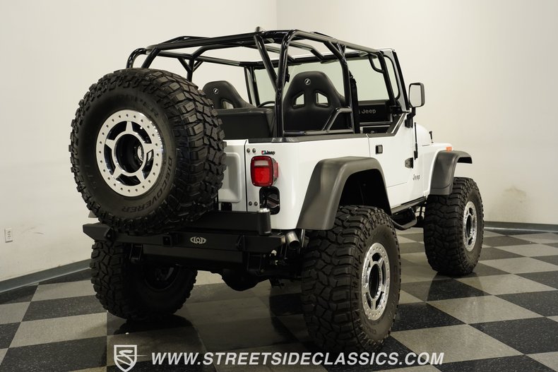 Jeep-Cj7-1984-White-Black-9