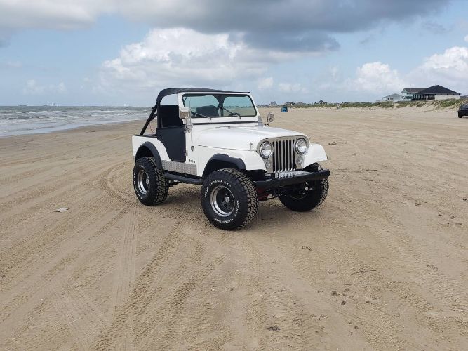 Jeep-Cj7-1984-White