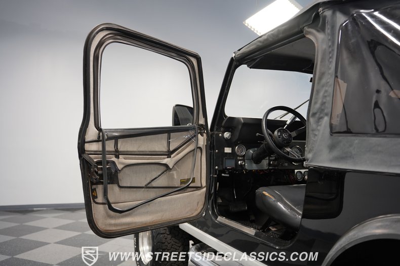 Jeep-Cj7-1985-Black-Black-35