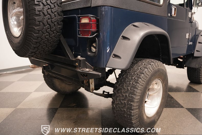 Jeep-Cj7-1985-Navy-Blue-Metallic-Black-32