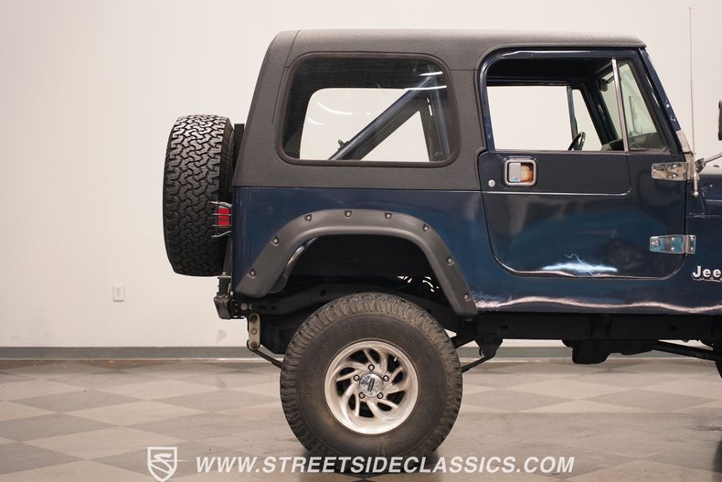 Jeep-Cj7-1985-Navy-Blue-Metallic-Black-34
