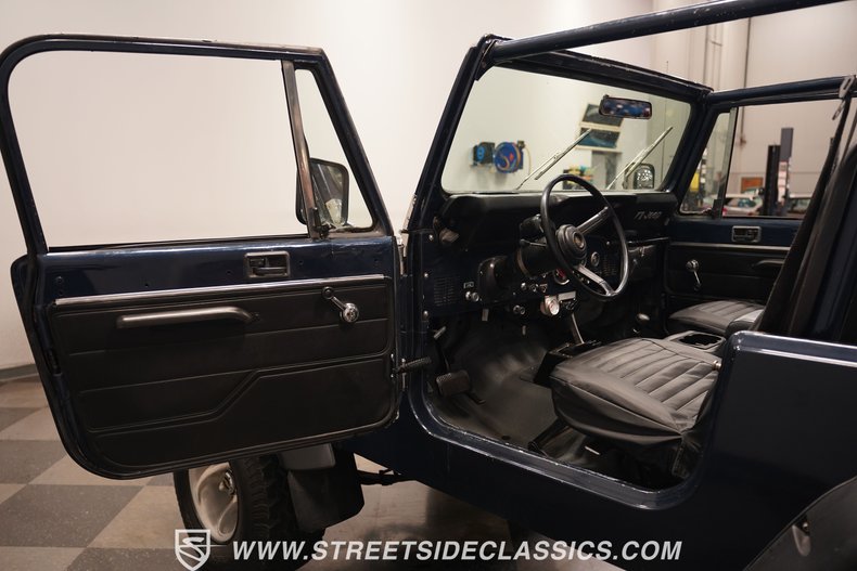 Jeep-Cj7-1985-Navy-Blue-Metallic-Black-41