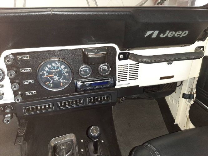 Jeep-Cj7-1985-White-1