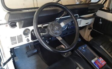 Jeep-Cj7-1985-White-3