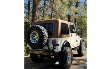 Jeep-Cj7-1986-White-and-Brown-White-and-Brown-3